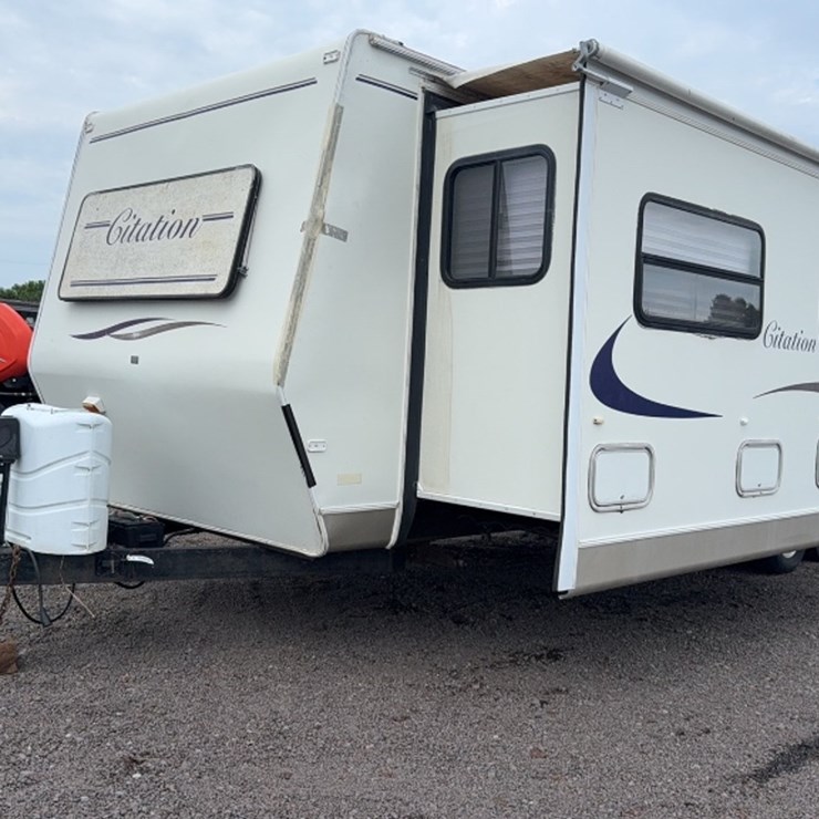 #3064 • 2002 CITATION 30' BUMPER PULL CAMPER