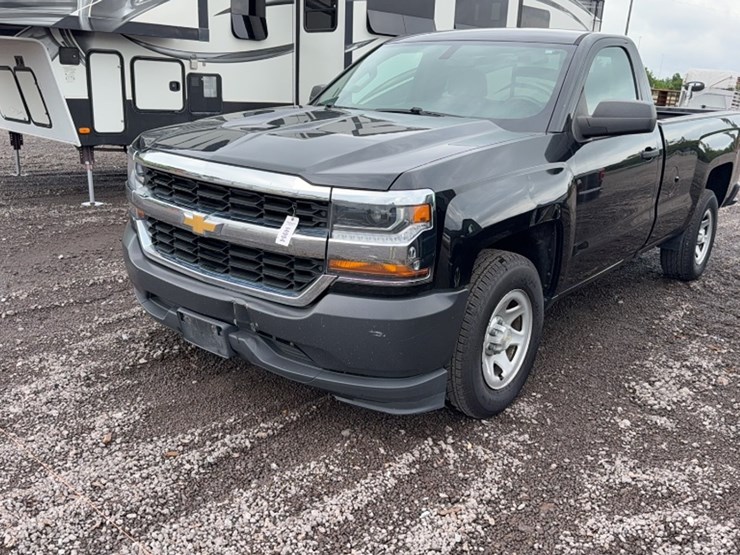 2017-chevrolet-1500-image-1