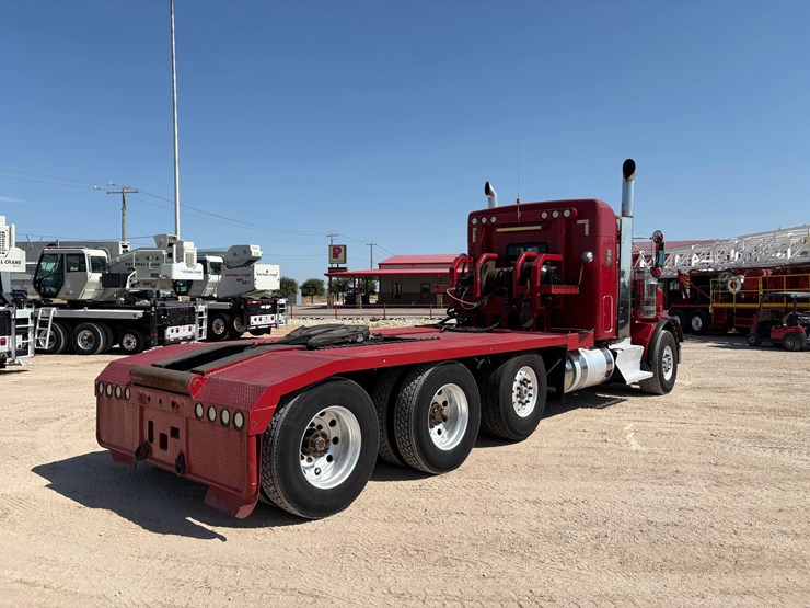 2012-kenworth-t800-image-3
