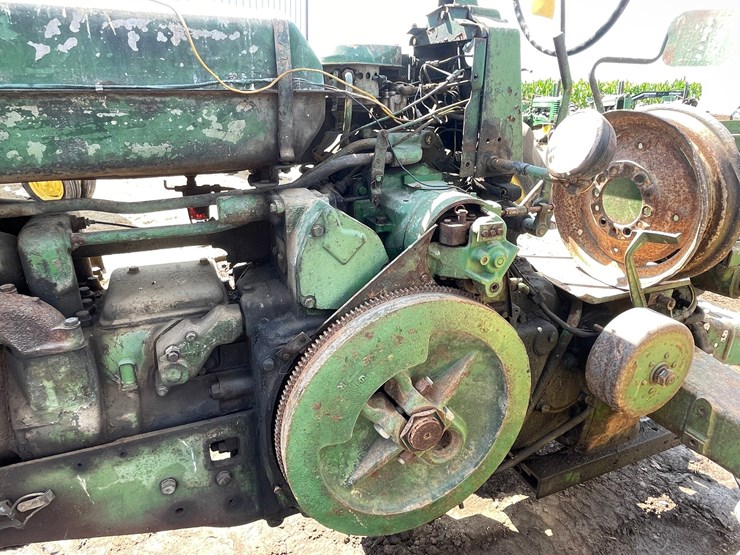 john-deere-70-image-13