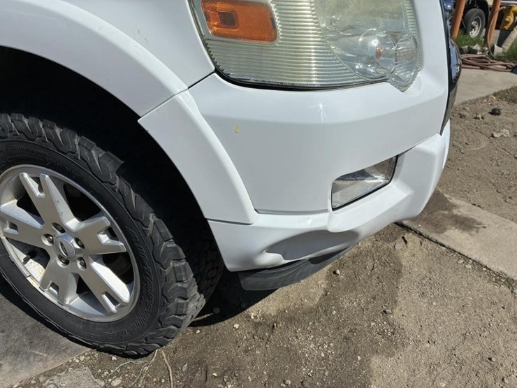 2010-ford-explorer-image-6