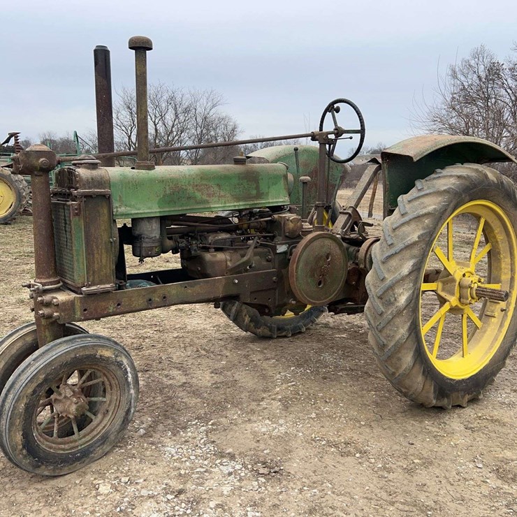 JOHN DEERE MODEL B
