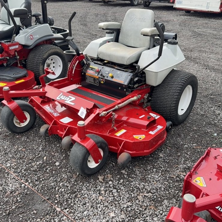 #3092 • EXMARK LAZER Z ZERO TURN MOWER