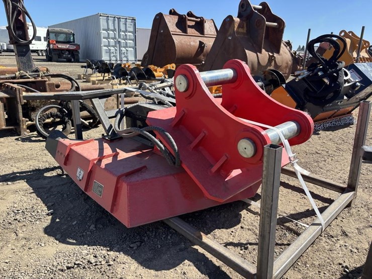 caterpillar-320-image-4
