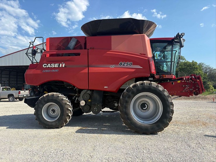 2020-case-ih-8250-image-7