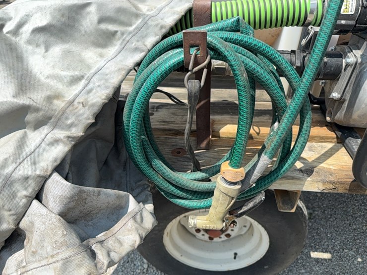 1200-gal.-banded-poly-nurse-wagon-image-21