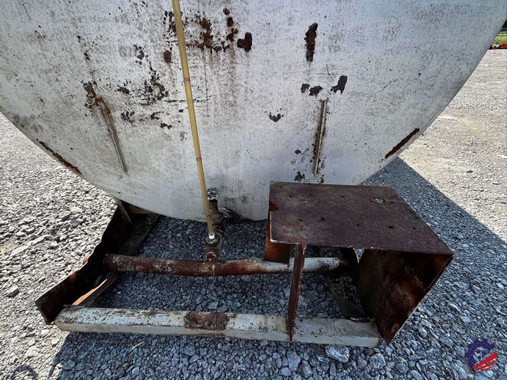 10k-gallon-/-off--road-diesel-fuel-tank-image-17