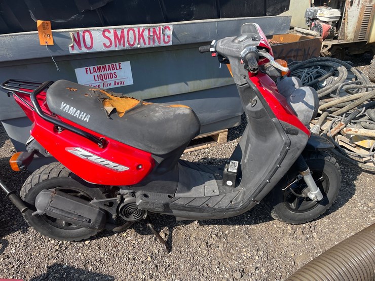 #4508-•-2004-yamaha-zuma-50cc-moped-(no-title)-image-4