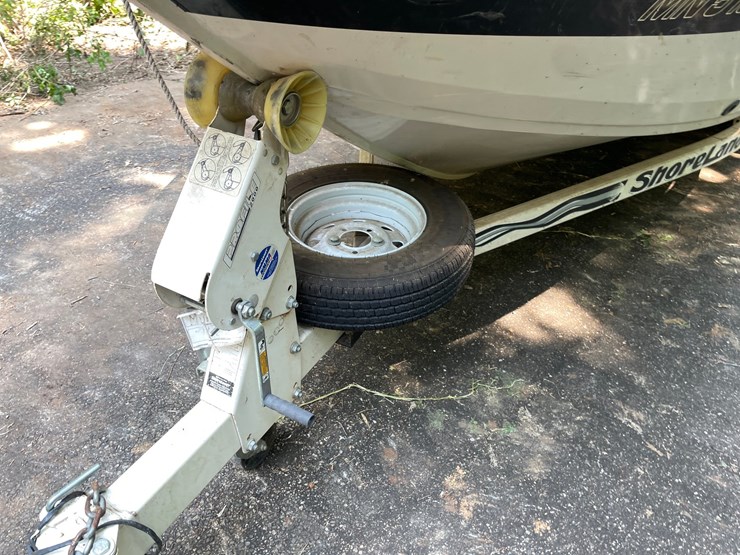 #7002-•-2004-crestliner-2050-sportfish-boat-&-trailer-(mn-title-in-delay)-image-6