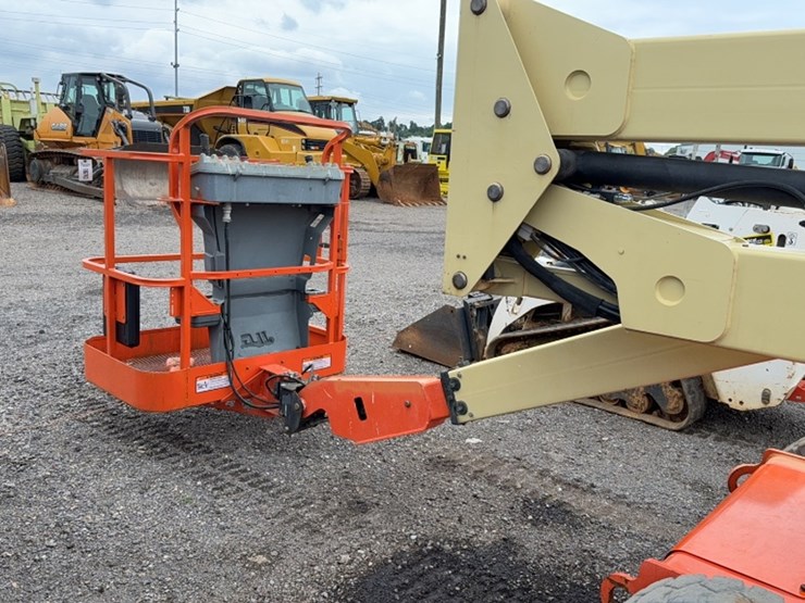 2008-jlg-e400a-image-13