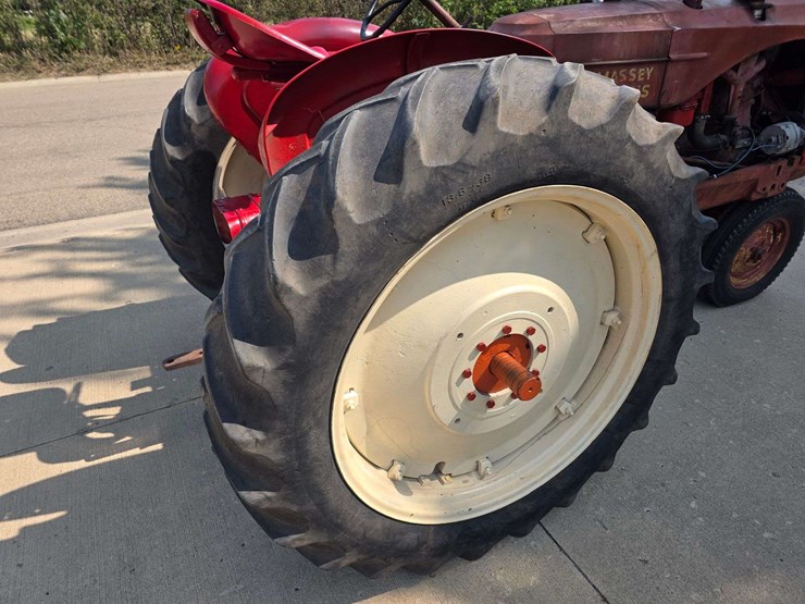 1951-massey-ferguson-44-image-32
