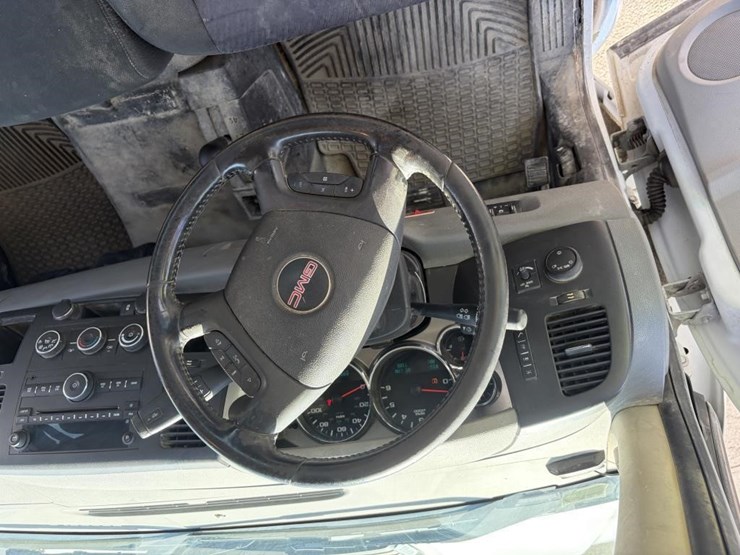 2012-gmc-sierra-2500hd-image-14