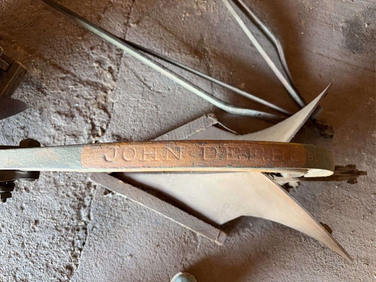 nos-john-deere-lister-planter-image-4