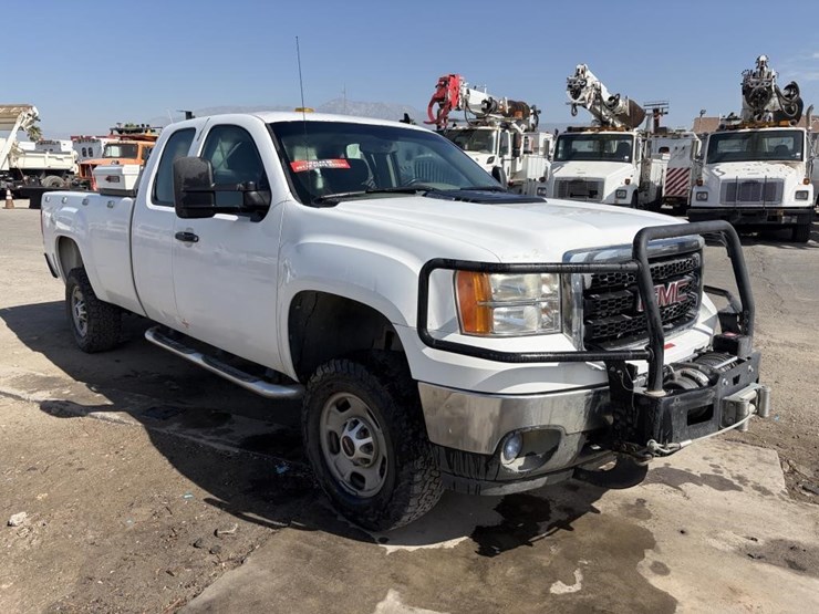 2012-gmc-sierra-2500hd-image-2