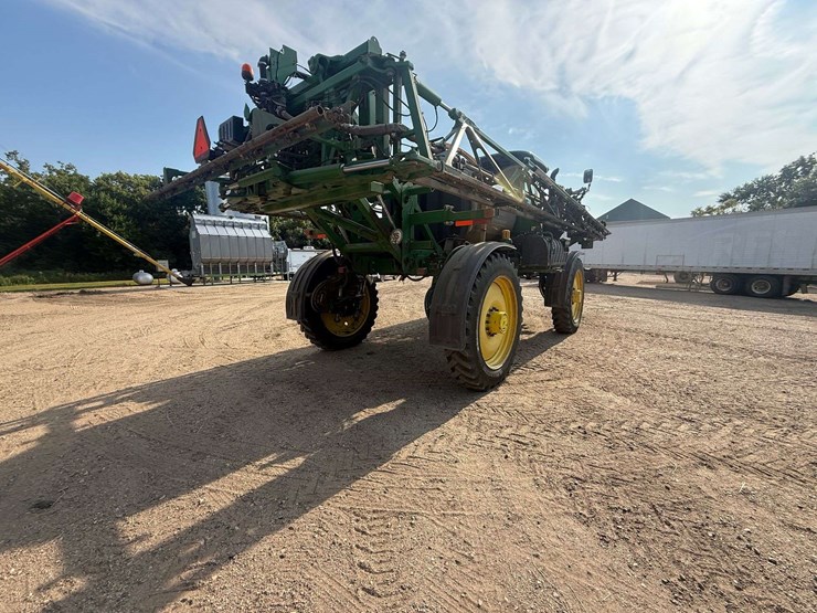 2014-john-deere-r4038-image-34
