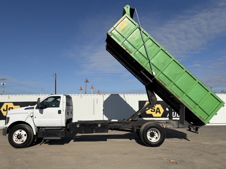 2021-ford-f650-image-3