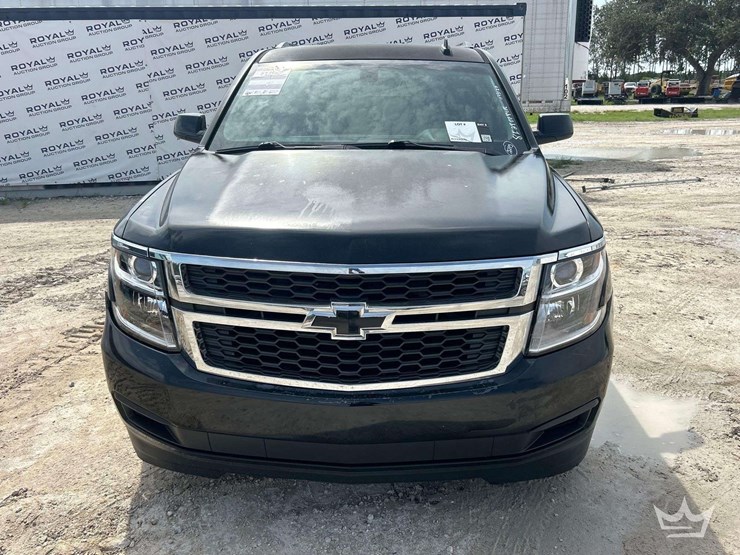 2015-chevrolet-tahoe-image-26