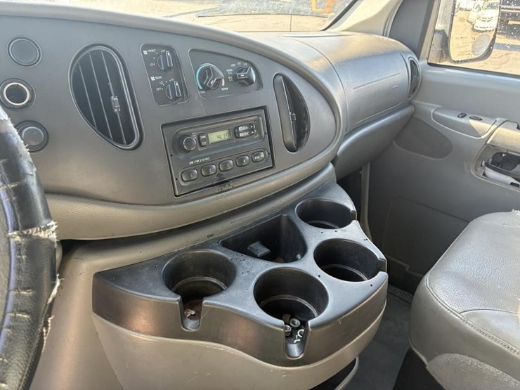 2007-ford-e350-image-27