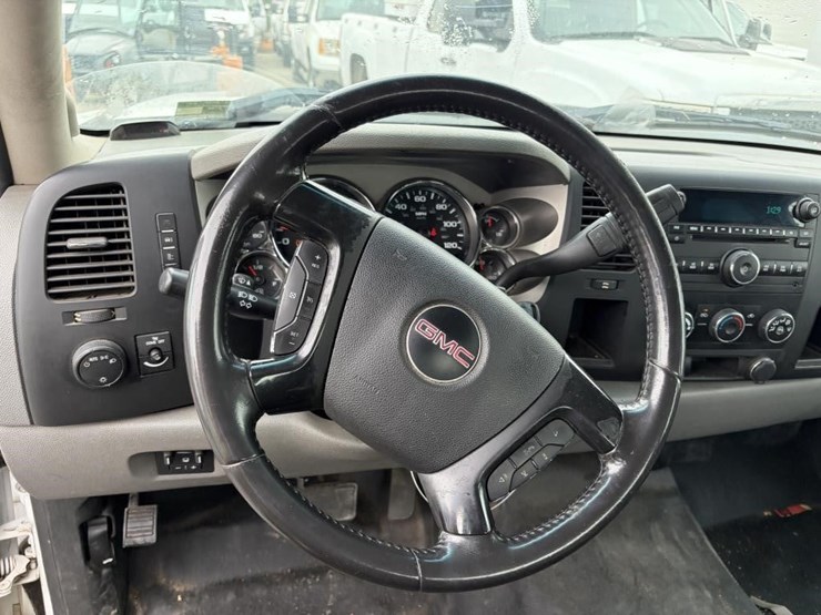 2012-gmc-sierra-2500hd-image-16