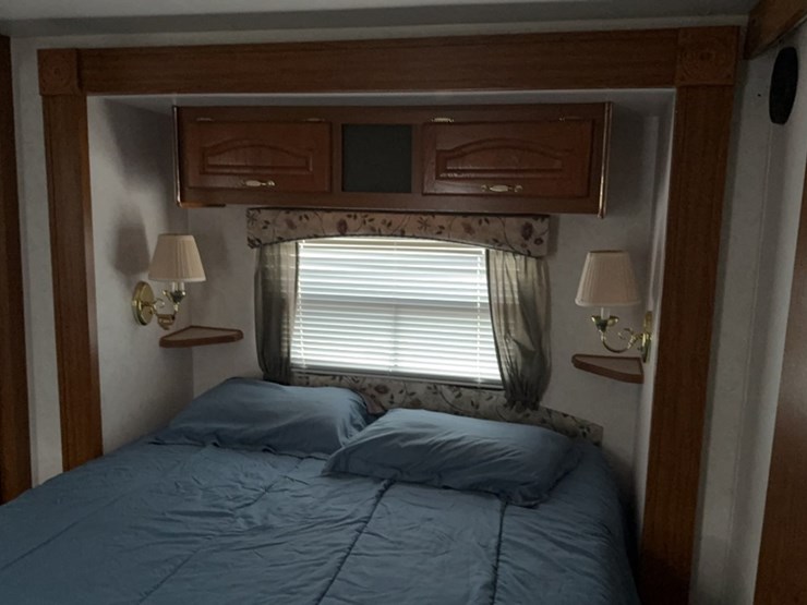 #3064-•-2002-citation-30'-bumper-pull-camper-image-28