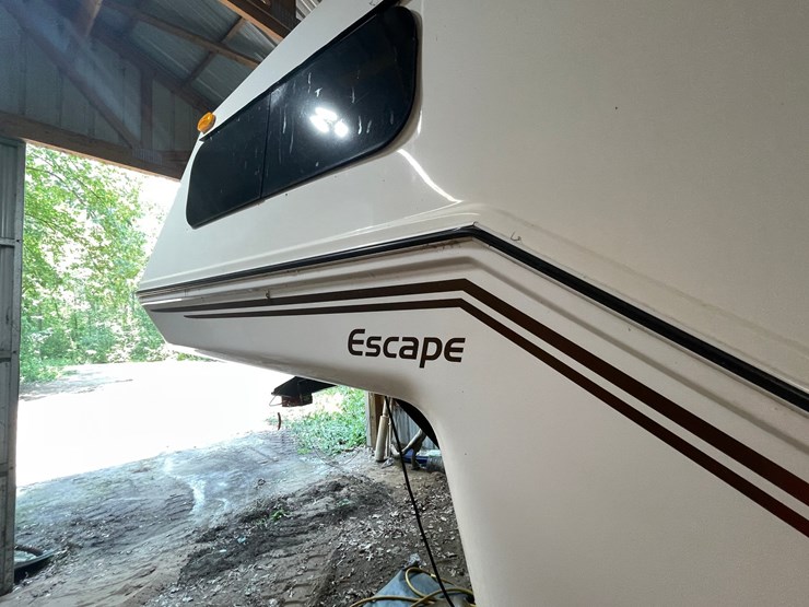 #7001-•-2018-escape-5.0-ta-5th-wheel-camper-(has-mn-title-in-dealy)-image-17