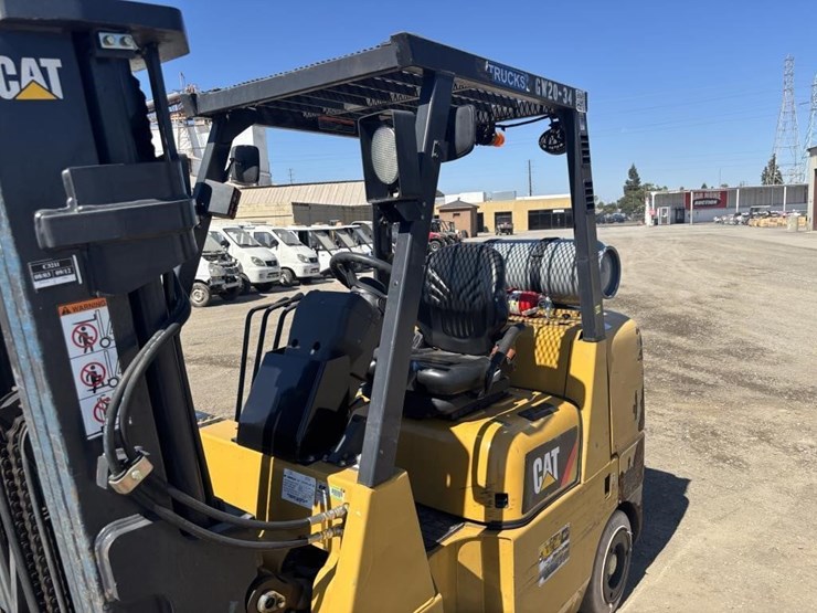 2020-caterpillar-gc40k-image-16