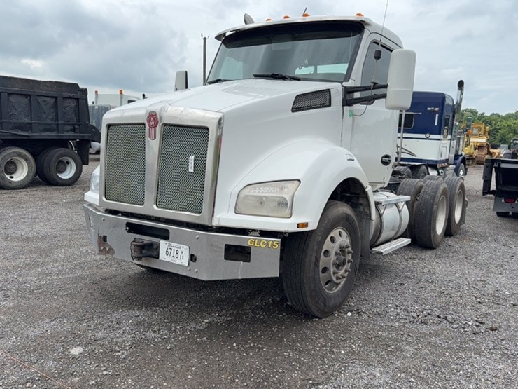 2015-kenworth-t880-image-1