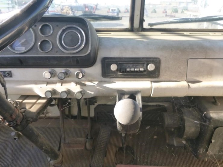 1985-ford-c700-image-11