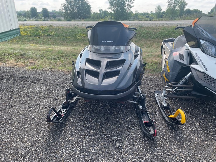 #2384-•-2000-polaris-rmk-800-snowmobile-image-2