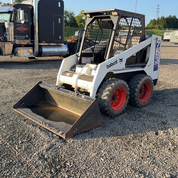 BOBCAT 753