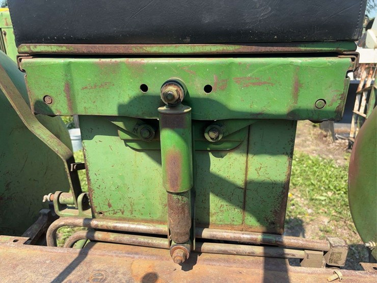 john-deere-630-image-64