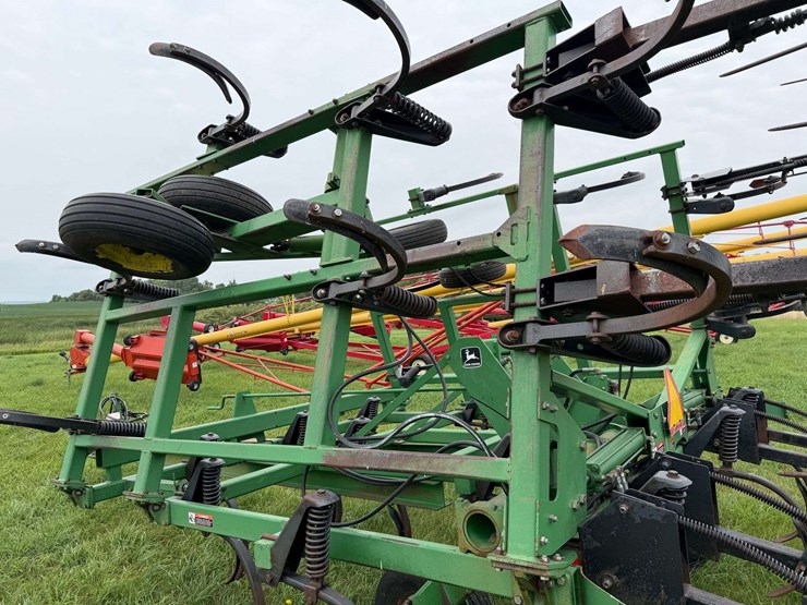 john-deere-680-image-27