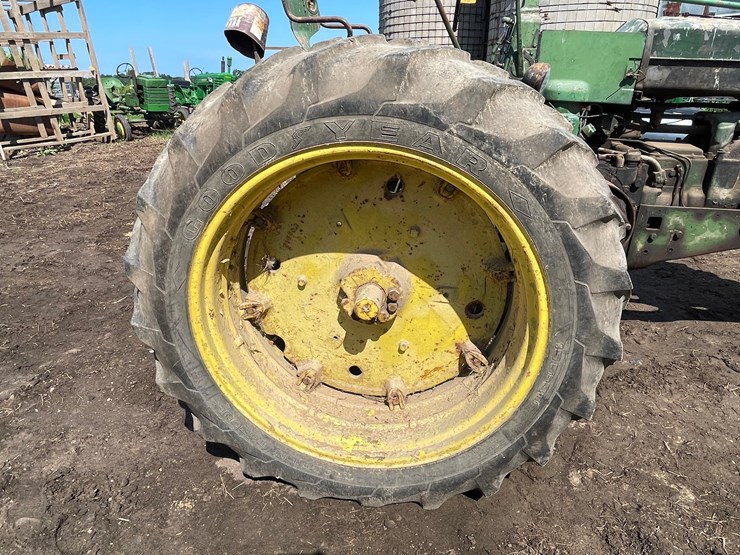 john-deere-70-image-25