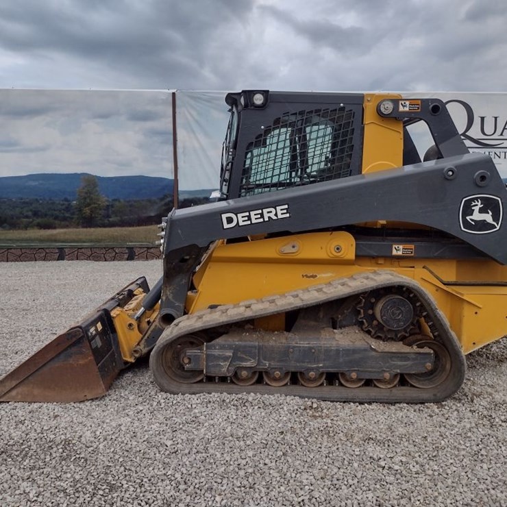 DEERE 331G