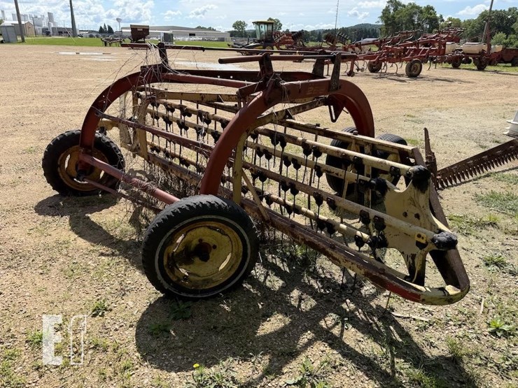 new-holland-258-image-4