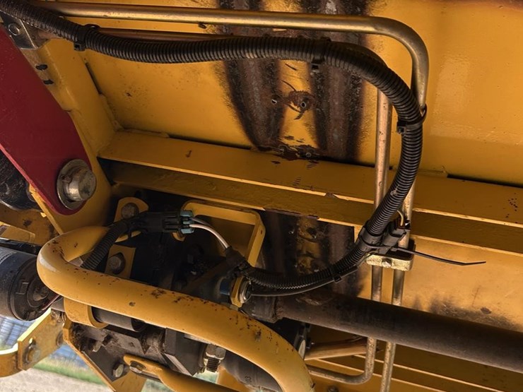 2013-new-holland-cx8080-image-68