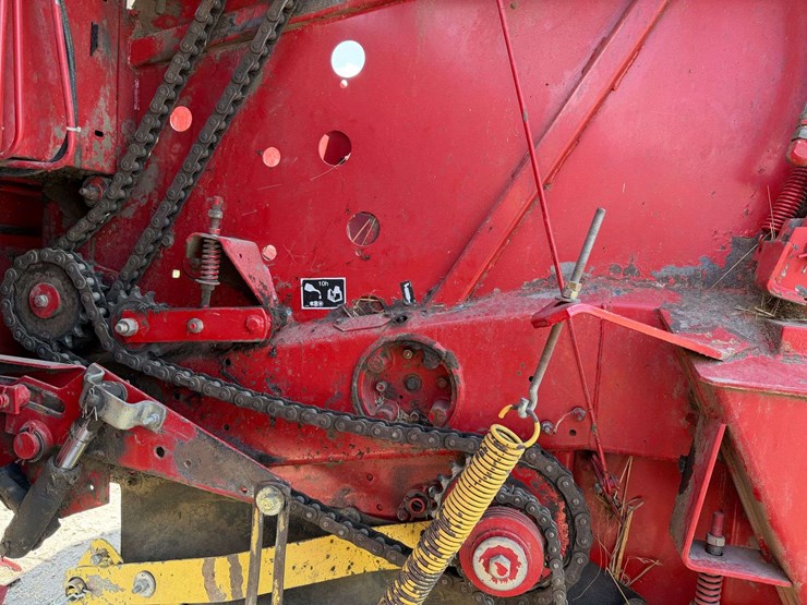 new-holland-664-image-18