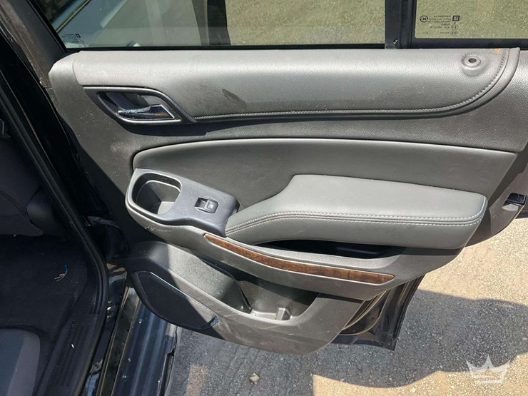 2019-chevrolet-tahoe-image-27
