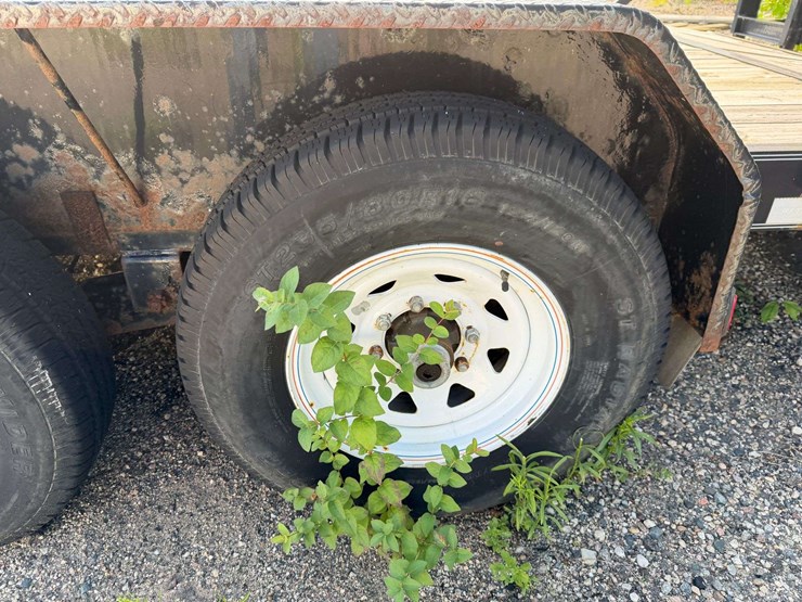 2016-pj-tandem-axle-trailer,-83”-wide,-16’+2’-beavertail,-st235/80r16-tires,-8-bolt-hubs,-5’x16”-ram-image-13