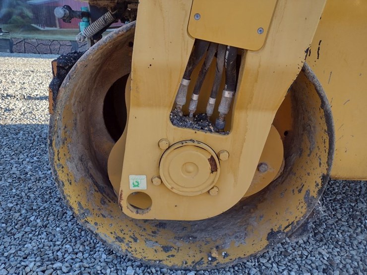 caterpillar-cb34xw-image-16