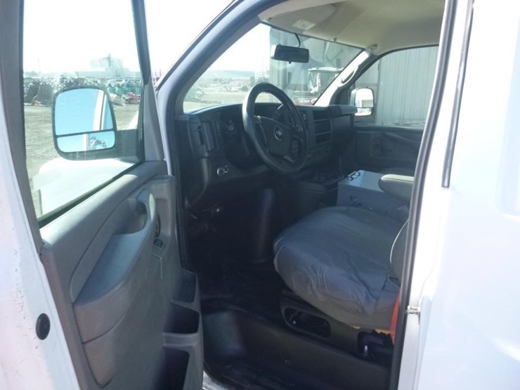 2014-chevrolet-express-2500-image-5