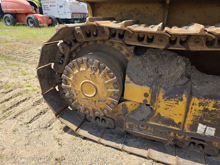 2008-caterpillar-c4.4-image-37