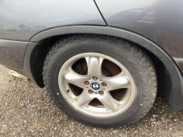 2002-bmw-x5-image-10