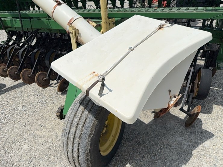 john-deere-750-image-32