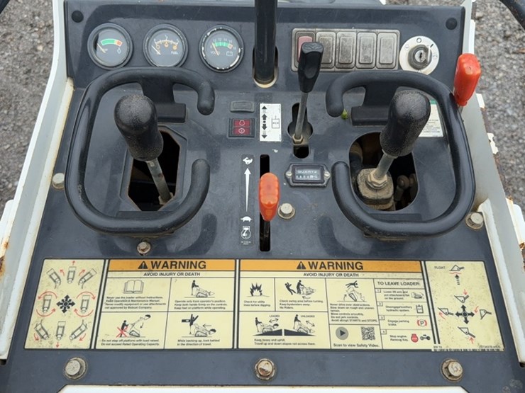 #2091-•-2021-bobcat-m7100-track-mini-skid-steer-image-10