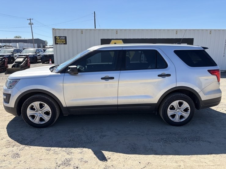 2018-ford-explorer-image-7