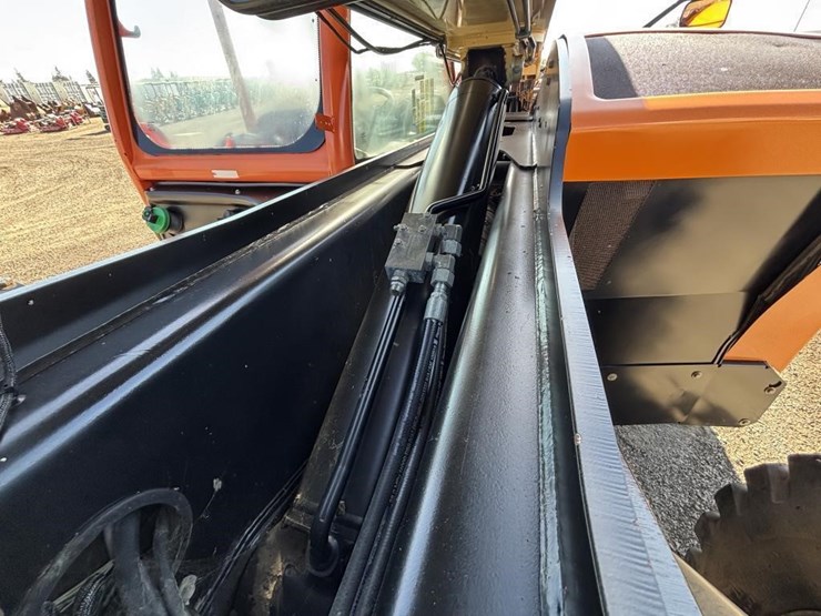 2015-jlg-1255-image-43