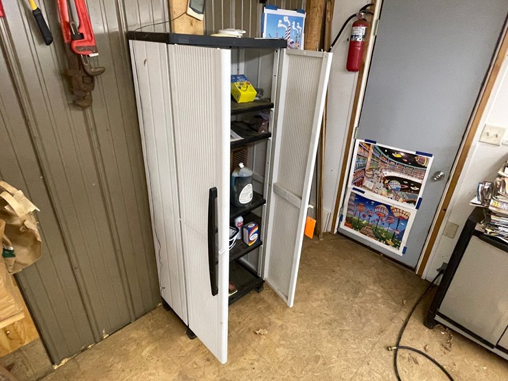#7124-•-cabinet-and-contents-image-2