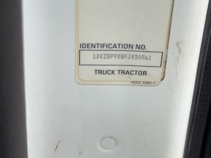 2015-kenworth-t880-image-13