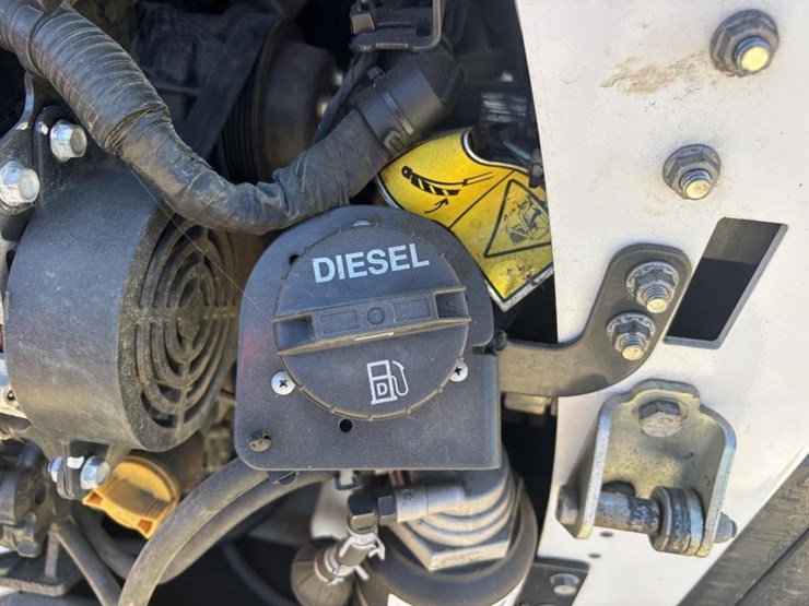 2019-bobcat-t595-image-41